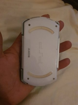 PSP Go Blanca con Cargador