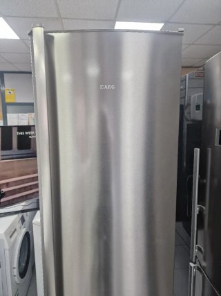 Nevera AEG 2m x 60cm con garantía