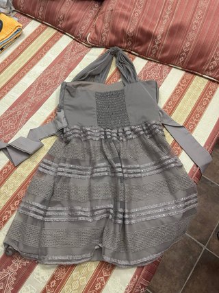 Vestido de fiesta gris