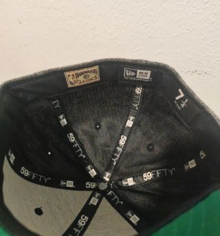 Gorra New Era Chicago Bulls Gris y Roja
