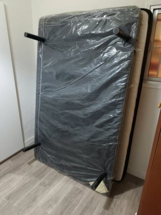 Somier y colchón 130 cm