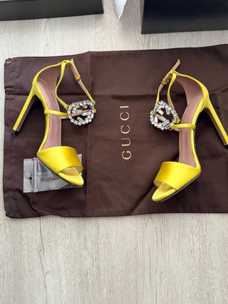 Sandalias Gucci Tacón Aguja Brillantes Amarillas