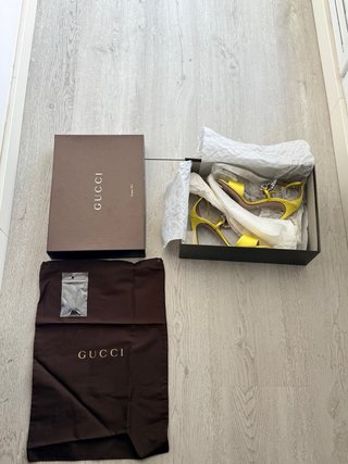 Sandalias Gucci Tacón Aguja Brillantes Amarillas