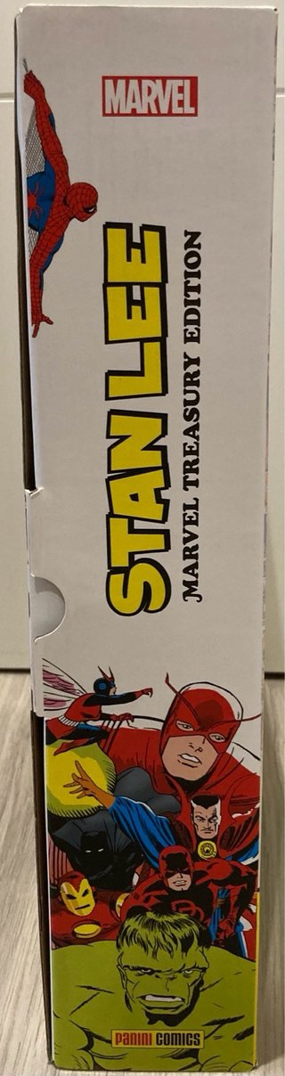 Stan Lee Marvel Treasury Edition