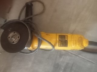 Radial pequeña Dewalt
