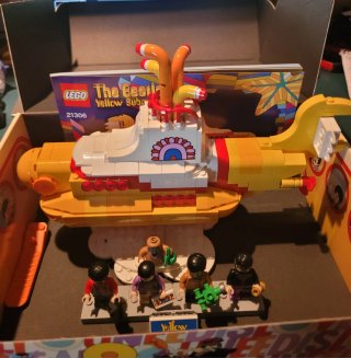 LEGO The Beatles Yellow Submarine 21306