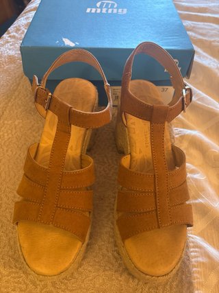 Sandalia cuña Mustang Talla 37