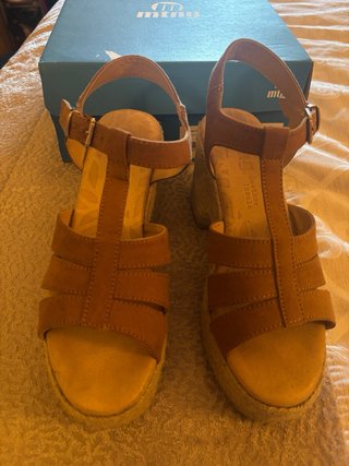 Sandalia cuña Mustang Talla 37