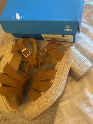 Sandalia cuña Mustang Talla 37