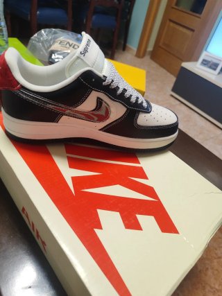 Nike Air Force 1 Supreme Negras Blancas unisex