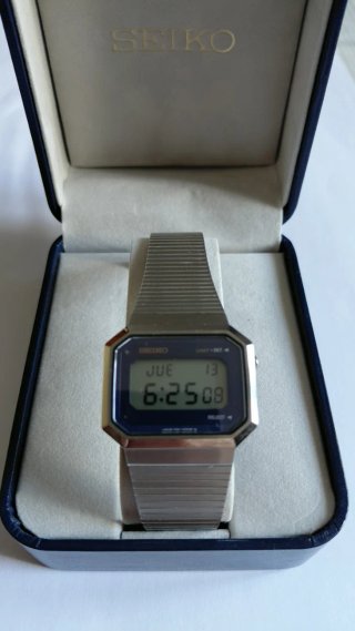Reloj Seiko Digital Octogonal