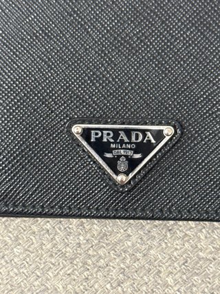 Monedero Prada Negro Piel Saffiano