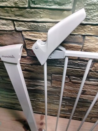 Munchkin MAXI-SECURE Puerta de seguridad 76-82 cm