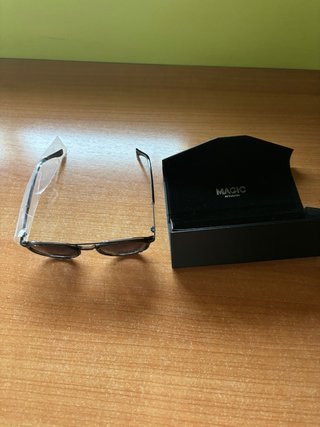 Gafas de sol negras y marrones