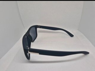 Gafas de sol polarizadas unisex negras con estuche