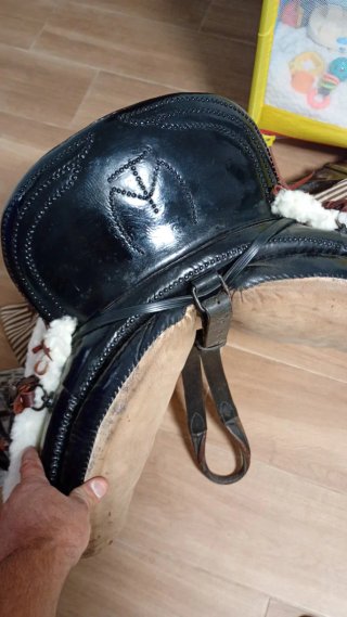 Montura Vaquera de la marca Duval muy cuidada