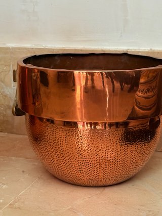 Macetero Cobre Martillado con Asa