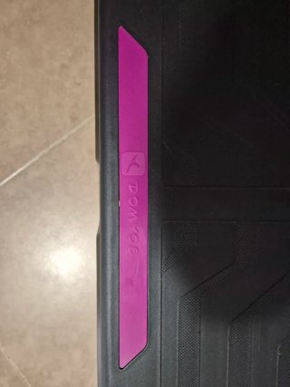 Step de gimnasia negro con detalles fucsia