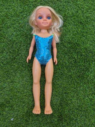 Nancy Sirena con Accesorios