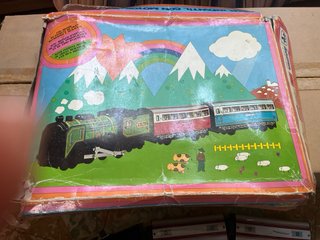 Tren de juguete antiguo verde A-760
