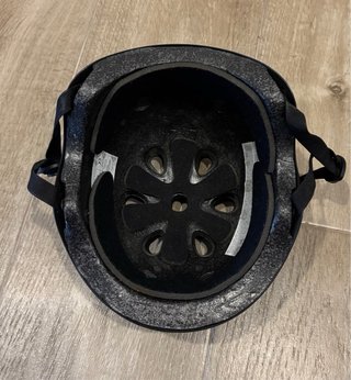 Casco de bici negro
