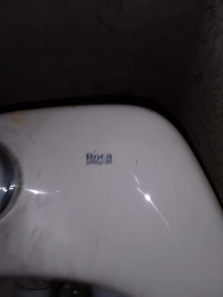 Bidé blanco de porcelana