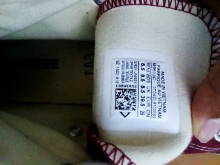 Scarpe Converse rosse e bianche