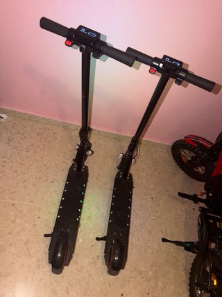 Patinete Eléctrico Negro con luse led