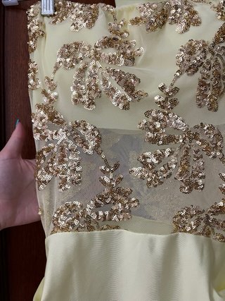 Vestido amarillo con flores Miaandlova