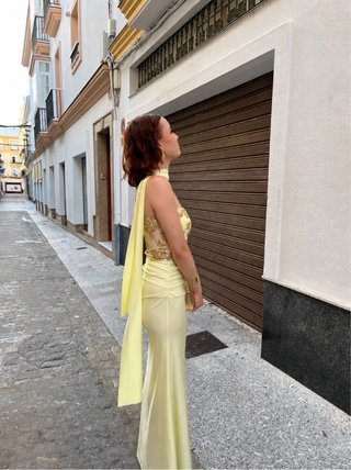 Vestido amarillo con flores Miaandlova