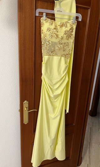 Vestido amarillo con flores Miaandlova