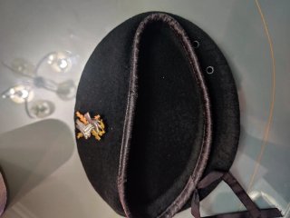 Boina militar con emblema águila brilat