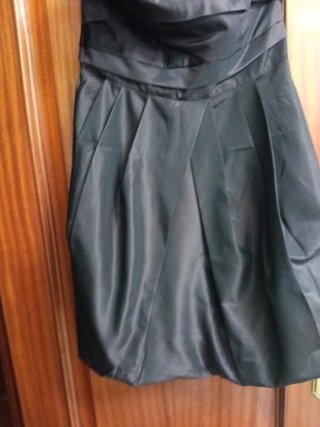 Elegante vestido de fiesta negro
