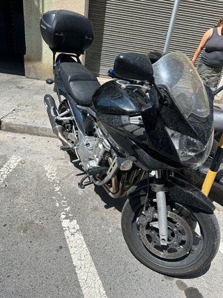 Suzuki GSF650S Negra