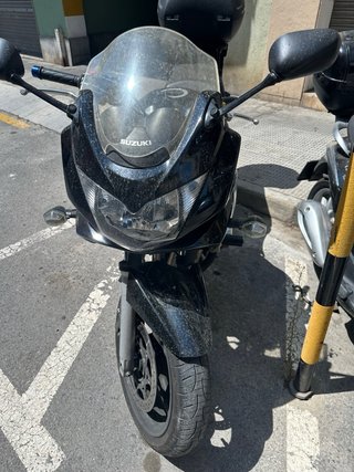 Suzuki GSF650S Negra