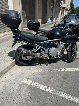Suzuki GSF650S Negra