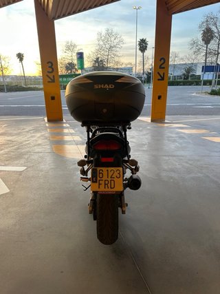 Suzuki GSF650S Negra