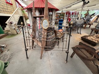 Cabecero de cama antiguo forja y latón