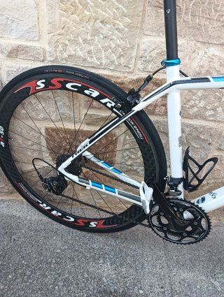 Bicicleta de carretera Trek Madone 2.1