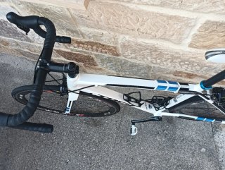 Bicicleta de carretera Trek Madone 2.1