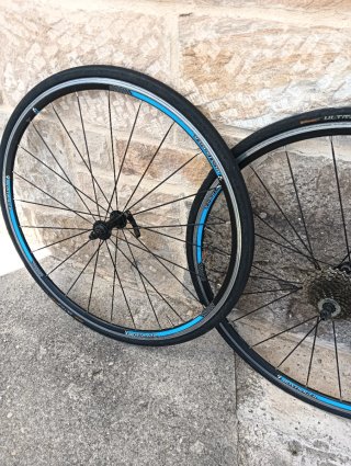 Bicicleta de carretera Trek Madone 2.1