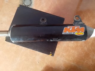 Escape y Bufanda KTM 548