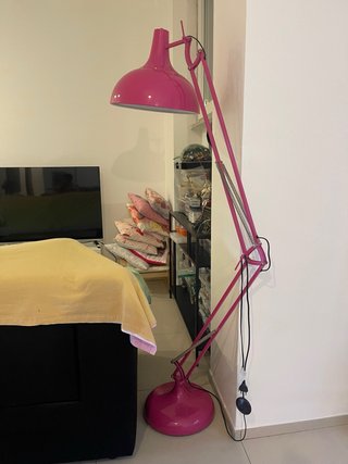 Lampada da terra flessibile fucsia