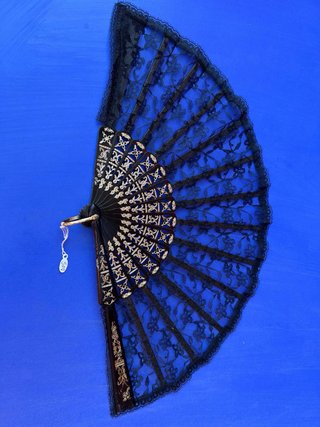 Conjunto 2 abanicos de encaje negro y dorado