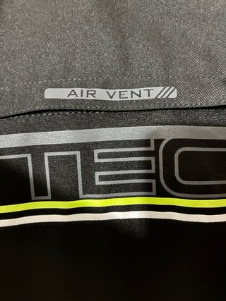 Chaqueta Moto Mtech Negra con Detalles Flúor -