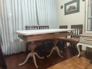 Silla antigua madera y terciopelo
