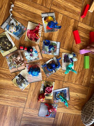 15 Bolitas Bakugan con Cartas