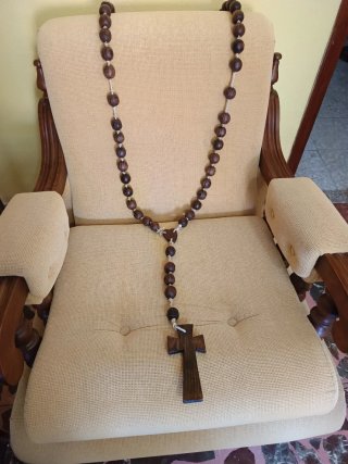 Rosario antiguo de madera