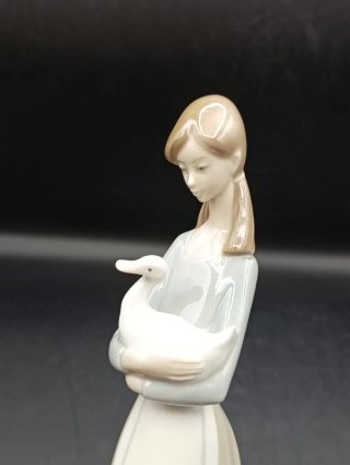 Figura niña con ganso Nao Lladro