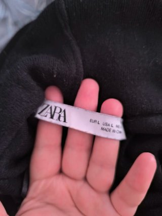 Jersey Zara Negro con agujeros